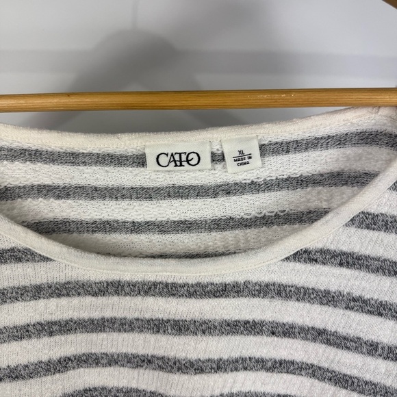 Cato Women's Gray & Ivory Striped Short Sleeve High Low Top Size XL - Picture 3 of 8